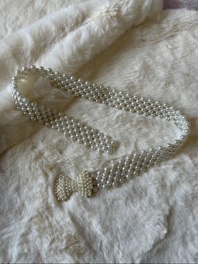 White Faux Pearls with Bow Accent Waist Belt